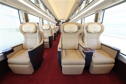 近鉄特急「ひのとり」　プレミアムシート